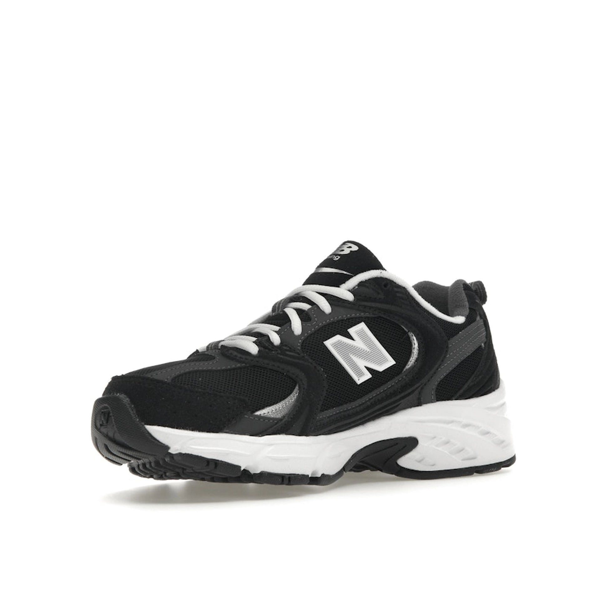 New Balance 530 Classic, front view, in black with silver and grey details.