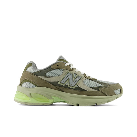 New Balance 2010 men’s sneakers in covert green and dry lime mesh and suede