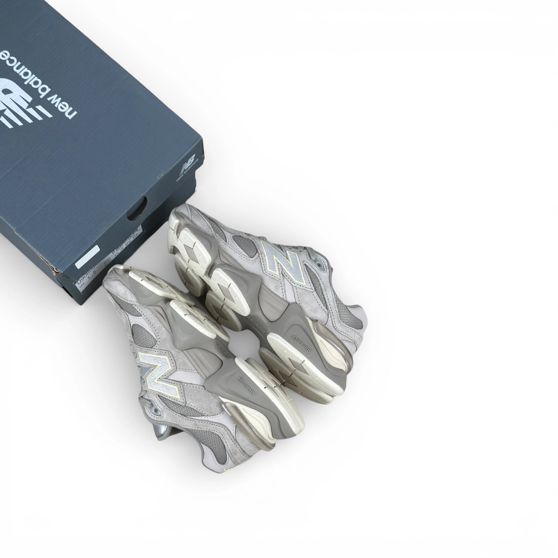 New Balance 9060 Beige / Yellow – JD Exclusive U9060JMB – EU 37½, brand new with full original box (damaged, inner paper missing)