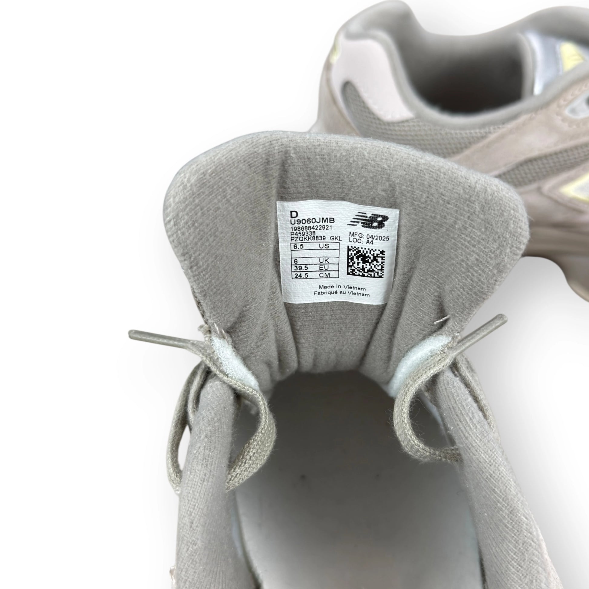 New Balance 9060 Beige Yellow JD Exclusive U9060JMB – EU 39.5, brand new with original box