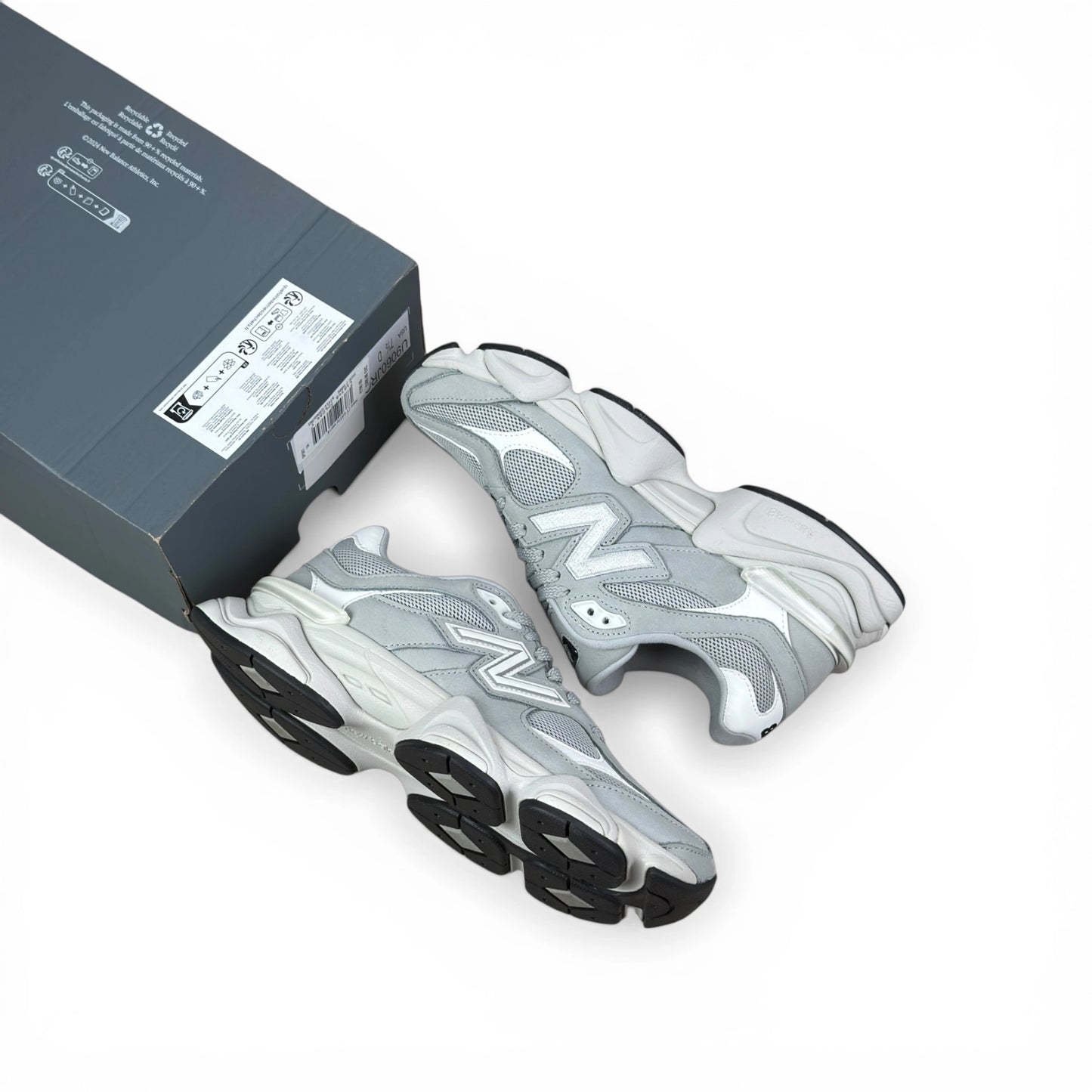 New Balance 9060 Light Grey Silver Metallic U9060JRG – EU 40.5, brand new with cut box