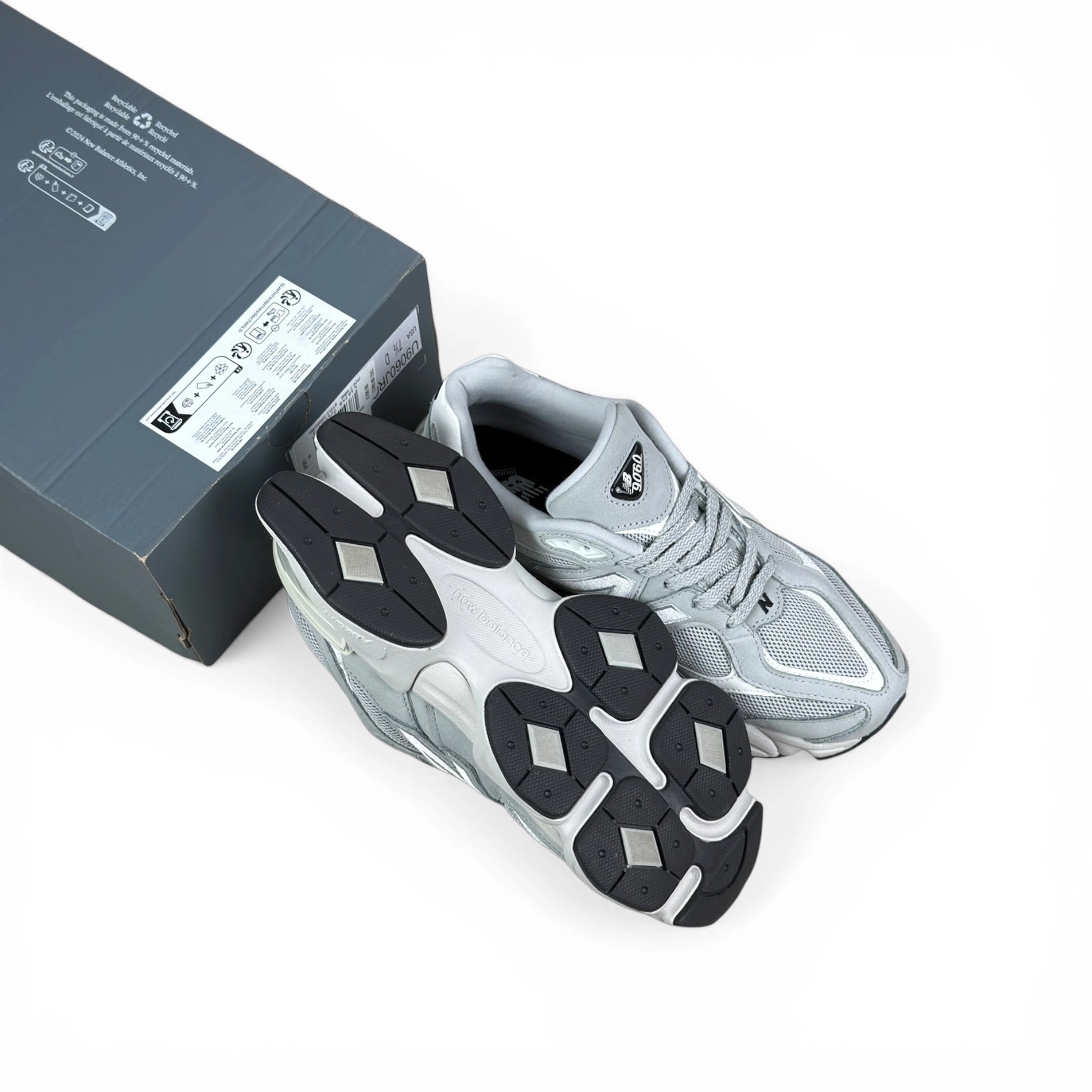 New Balance 9060 Light Grey Silver Metallic U9060JRG – EU 40.5, brand new with cut box