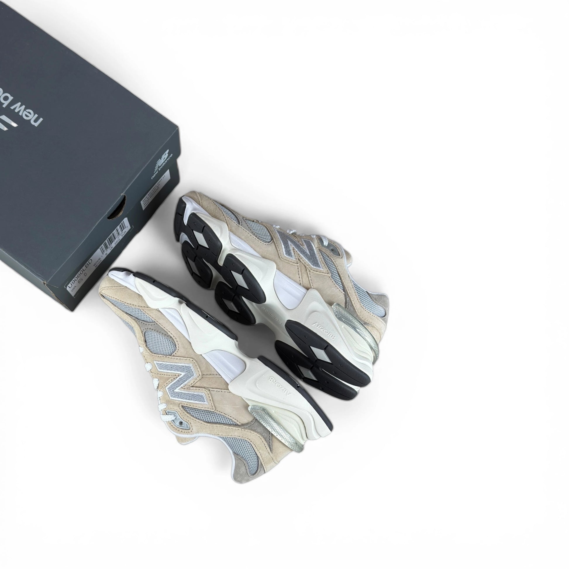 New Balance 9060 Incense Raincloud Arid Stone U9060LBD – EU 39.5, brand new with original box