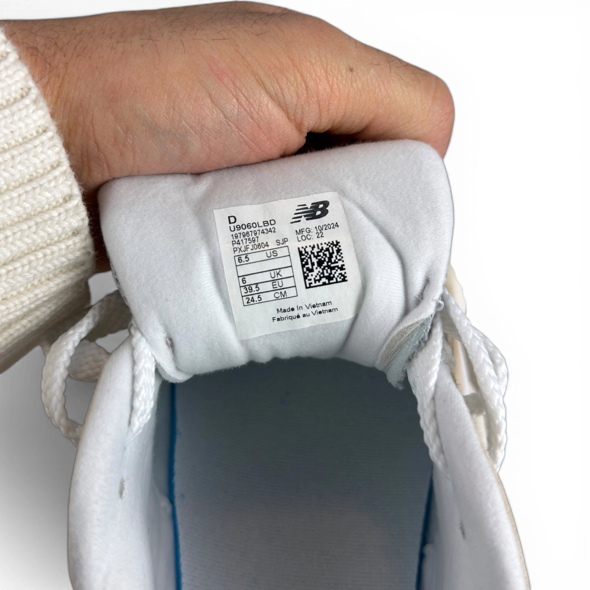 New Balance 9060 Incense Raincloud Arid Stone U9060LBD – EU 39.5, brand new with original box